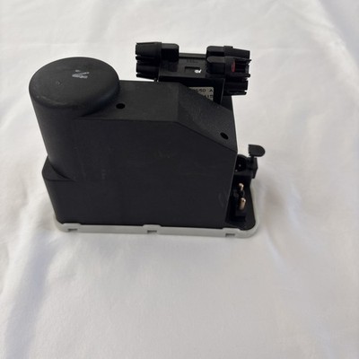 W124 Mercedes Bosch Vacuum Locking Pump