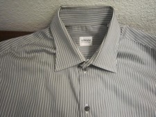 ARMANI COLLEZIONI Finely Textured Stripe Button Up Shirt in Size 15 1/2 R