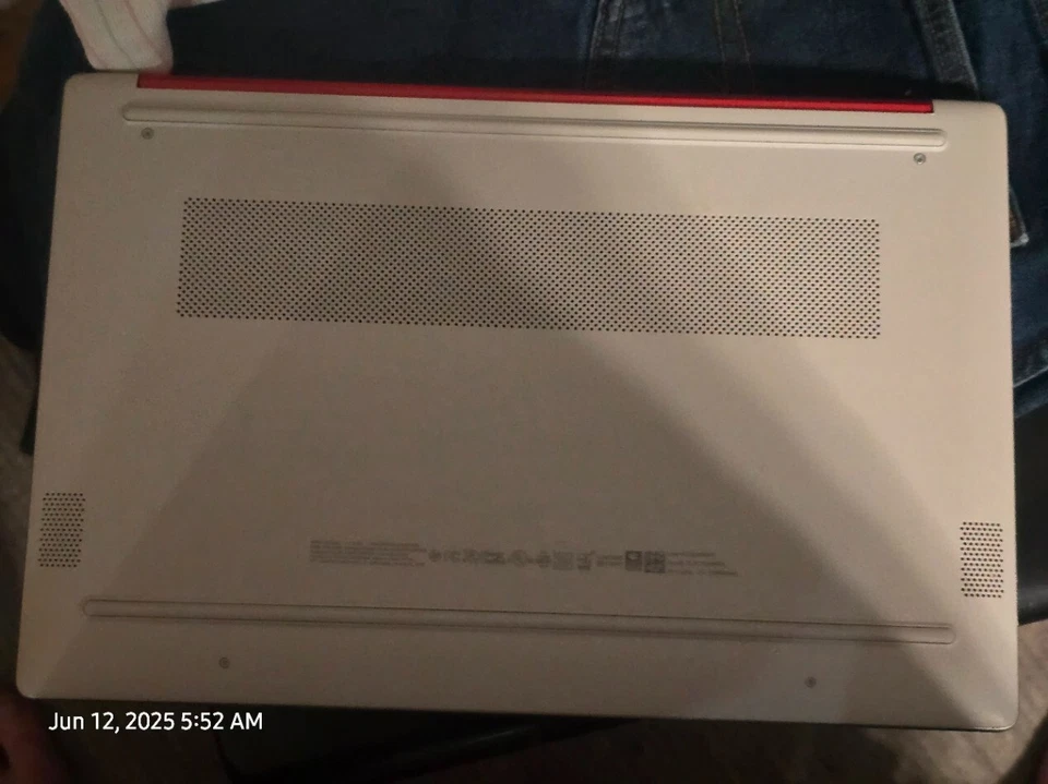 Portátil HP 15-FD0083WM 15,6" (128 GB SSD Intel Pentium N200 1,1 GHz 4 GB RAM) - Rojo Foto 4 de 4