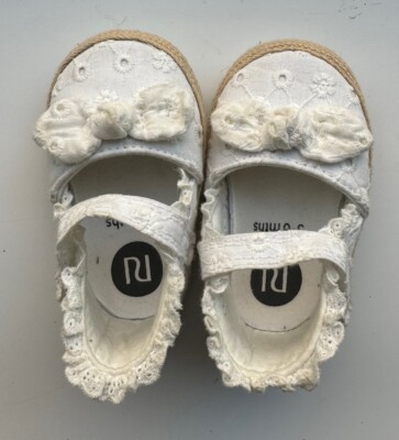 River island Baby Girls White Bow Broderie Shoes Size 3-6 Months
