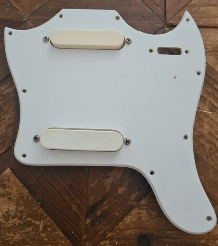 Gibson Melody Maker scratch plate with pickups - 1970 SG Vintage