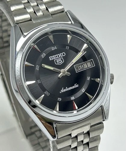 Vintage Seiko 5 Black Dial Day-Date Automatic Movement No.7009A Men Wrist Watch