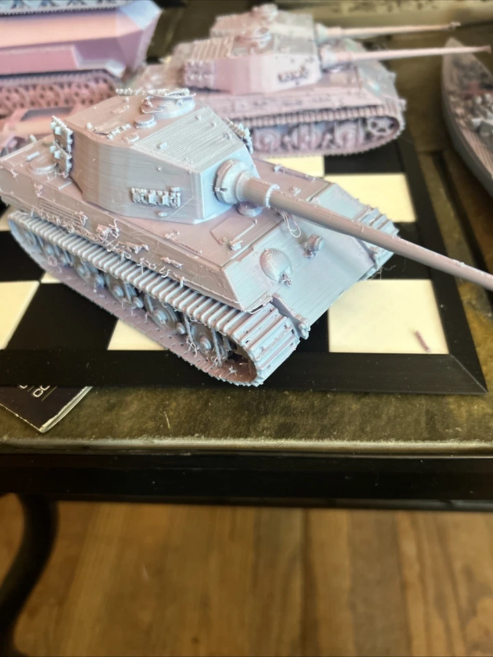 WW2 German SUPER Tiger. III Tank. 1/35”! Scale. All Gray-Turret Doesn’t Move. - Image 2 of 4