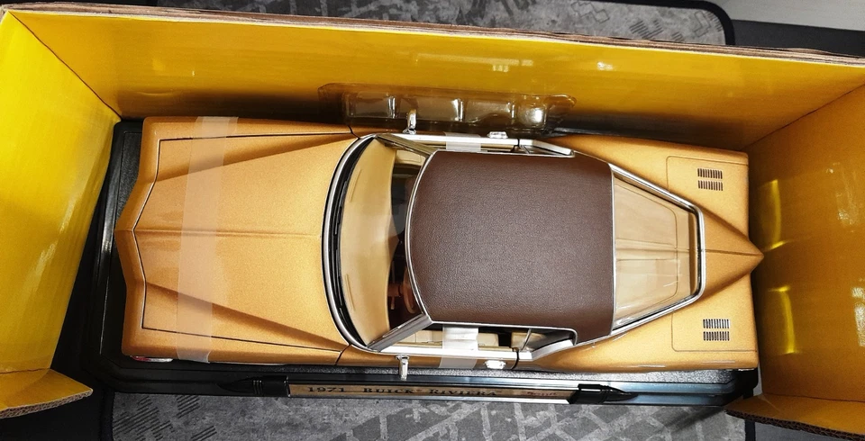 Buick Riviera 1971 – Road Signature - Scala 1:18 - Immagine 4 di 4