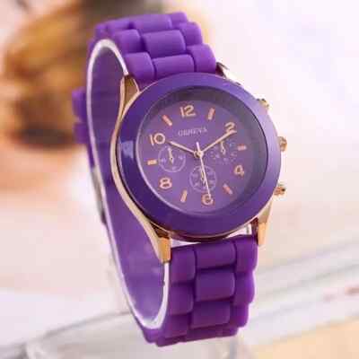 Versatile Elegance: Precise Quartz Casual Watch with Vibrant Silicone Band
