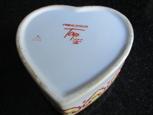 SCATOLA PORTAGIOIE VINTAGE TOYO HP PRINCESSA 1988 FAMILLE VERTE PORCELLANA A FORMA DI CUORE - Foto 10 di 12