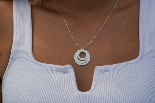 Collar Nombre Madre Niños - Disco Enchapado en Oro 24K Grabado Mamá Dijes-ONecklace ® - Imagen 8 de 12