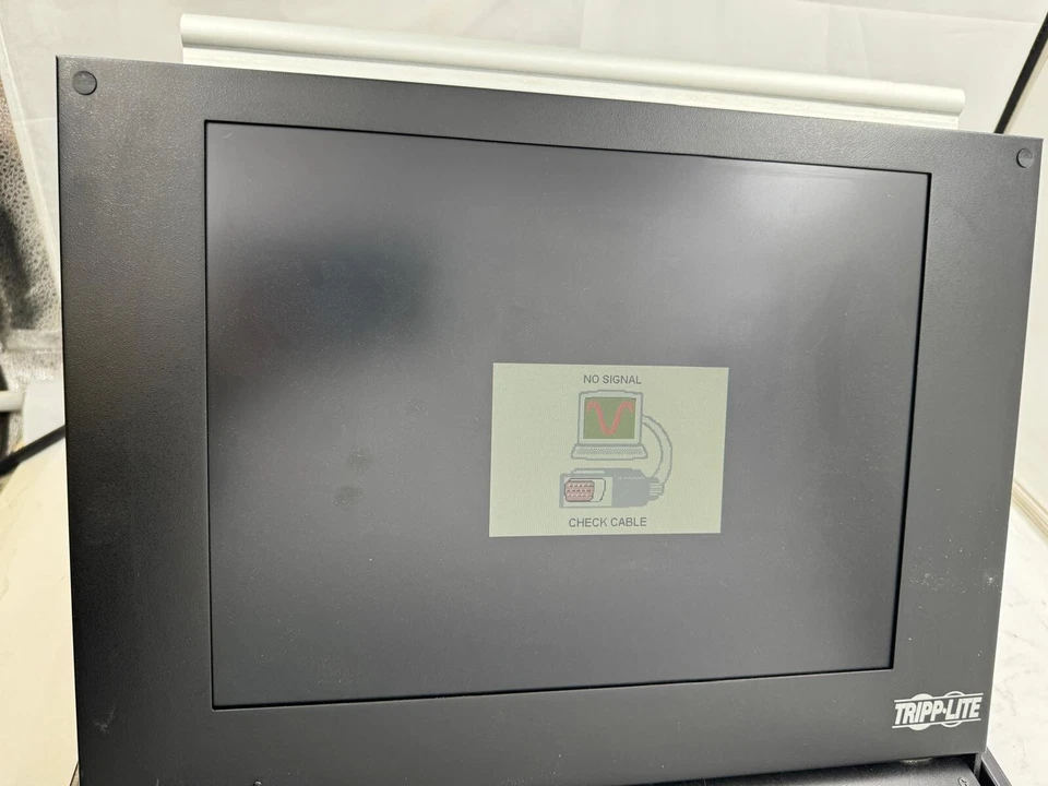 Tripp-Lite B021-000 Rackmount LCD Console NetDirector - Image 3 of 4