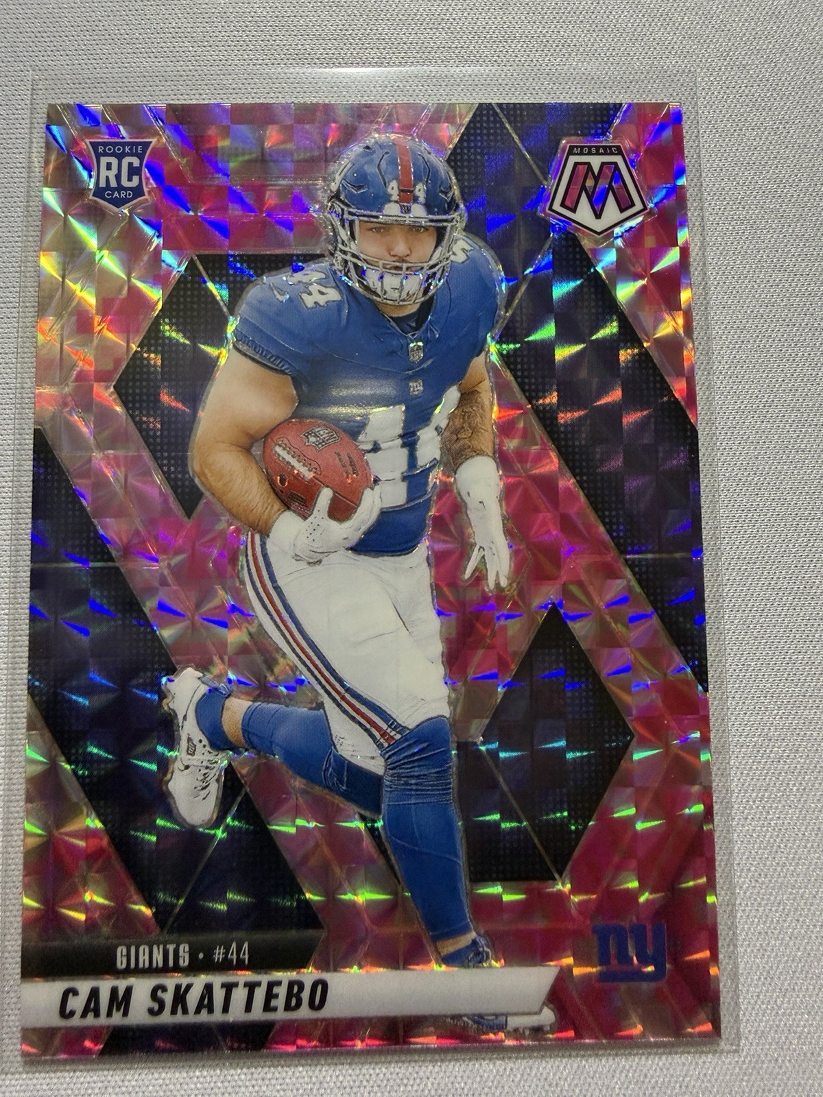 2025 Panini Mosaic - Rookies Cam Skattebo #305 Camo Pink Mosaic Prizm (RC)