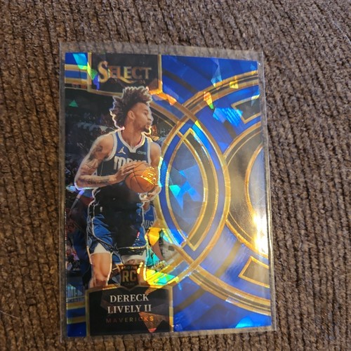 2023-24 Panini Select - Premier Level Dereck Lively #111 Blue Cracked Ice (RC)