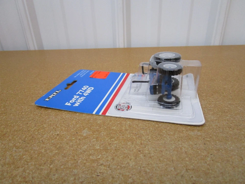 Ford New Holland 7740 MFWD tractor ERTL 1/64 diecast farm toy B14 Z - Image 4 of 4