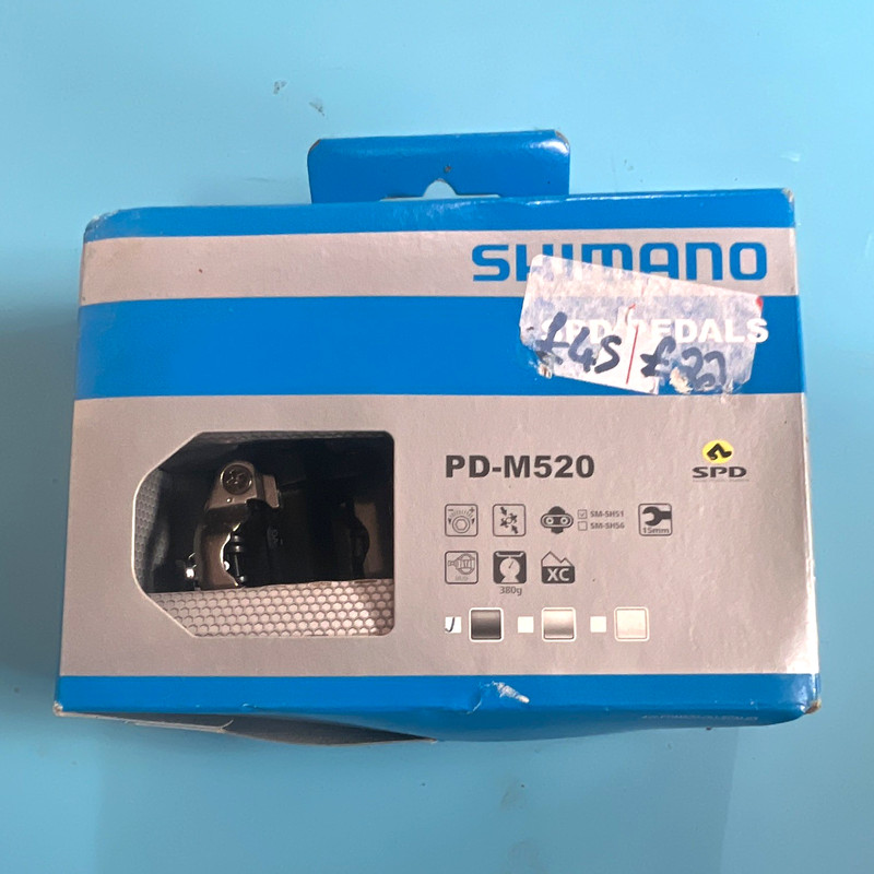 Shimano PD-M520 SPD MTB Clipless Pedals 9/16in Black/Silver w/ Cleats