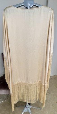 ERIKA CAVALLINI THIS ELEGANT CREAM MIDI DRESS FEATURES A STYLISH FRINGE DETAILS