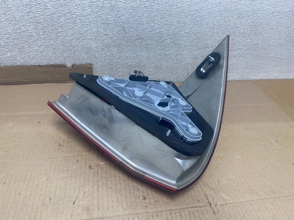 2001-2004 Mercedes-Benz C230 C240 W203 C-Class Right Passenger Tail Light U2868 - Image 4 of 4