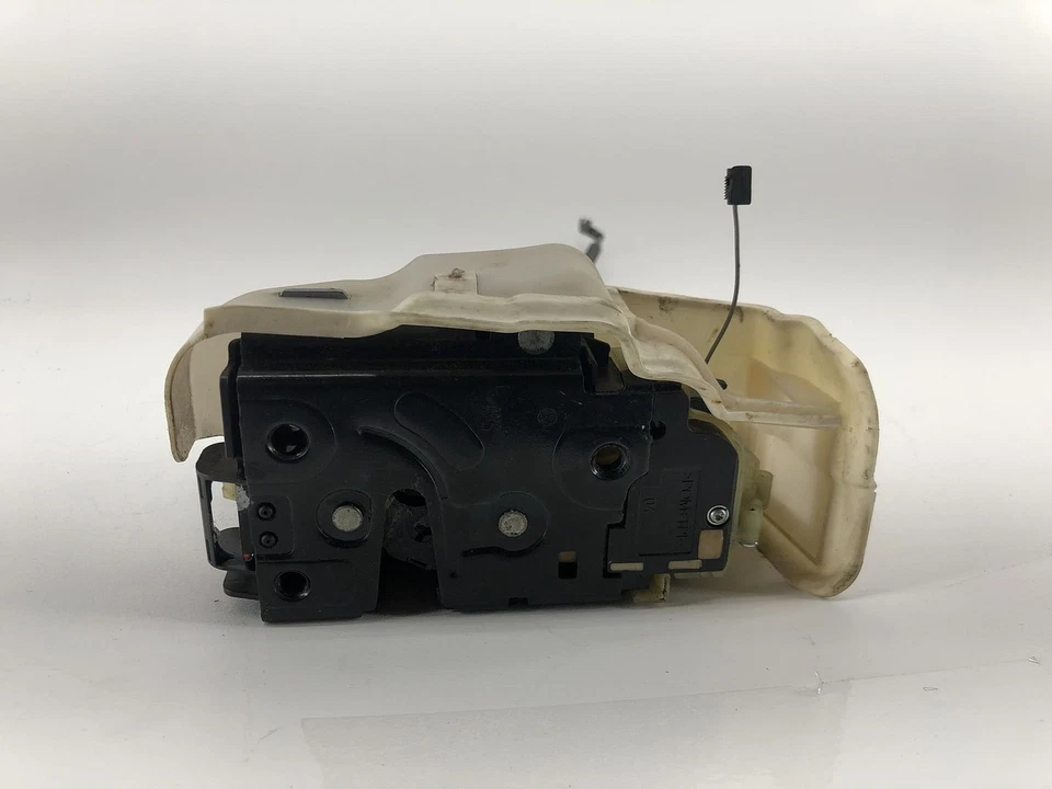 06-09 VOLKSWAGEN CONEJO DELANTERO IZQUIERDO LADO CONDUCTOR CERRADURA PUERTA PESTILLO ACTUADOR OEM Foto 2 de 4