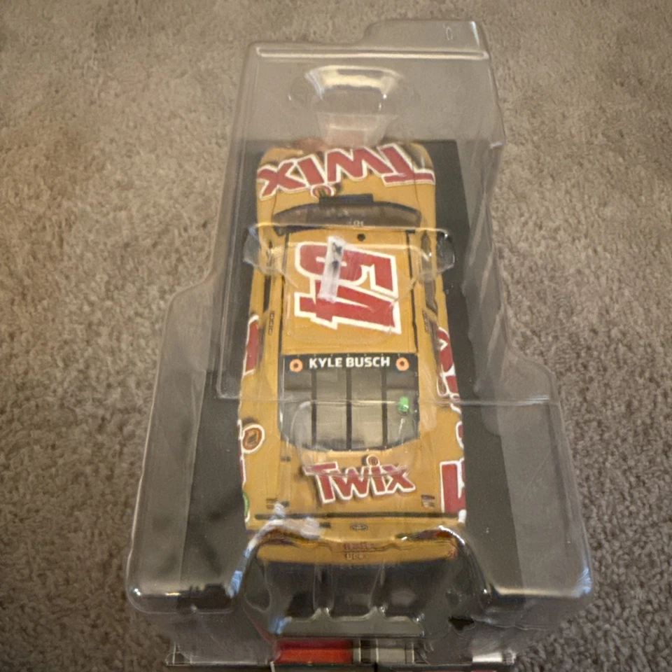  Kyle Busch # 54 TWIX Texas Win 2021 Supra 1:24 W542123TWXKBG 1 de 1.260 Foto 2 de 4