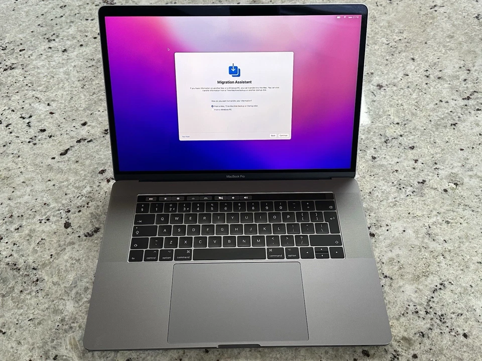 Apple Macbook Pro 15 Inch, 2016, Quad Core i7 2.9GHz 16GB 1TB SSD with touch bar - Image 4 of 4