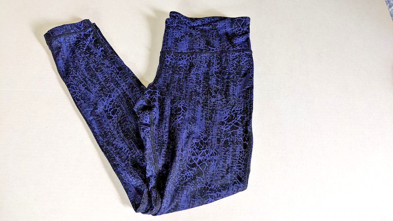 Kirkland SIZE SMALL Exercise Pants Pull-on Purple with Snakeskin Design