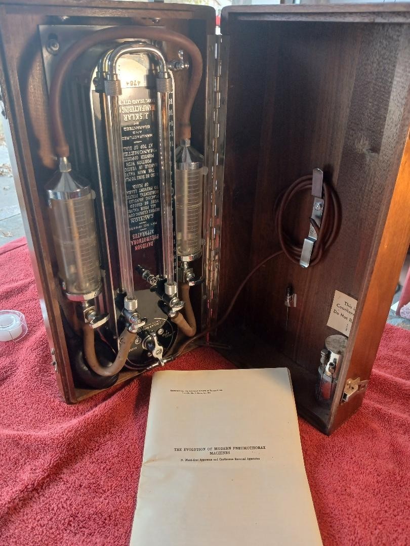 EXCELLENT VTG ANTIQUE 1936 DAVIDSON PNEUMOTHORAX APPARATUS; TUBERCULOSIS MACHINE