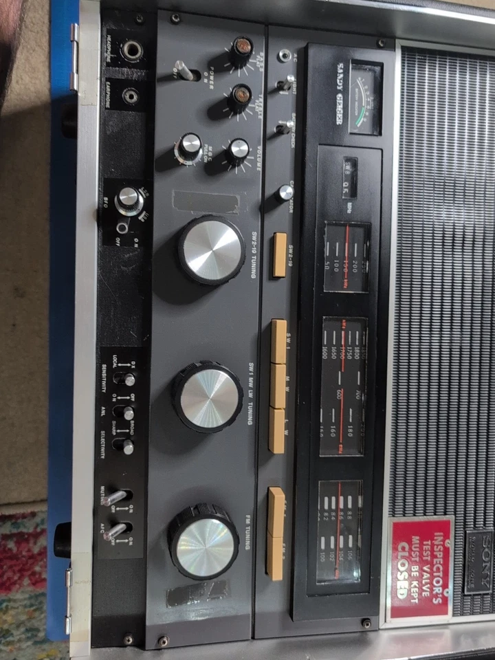 Receptor Transoceánico Multibanda Sony CRF-230 23 RARO De Colección FUNCIONA Ver Video Foto 2 de 4