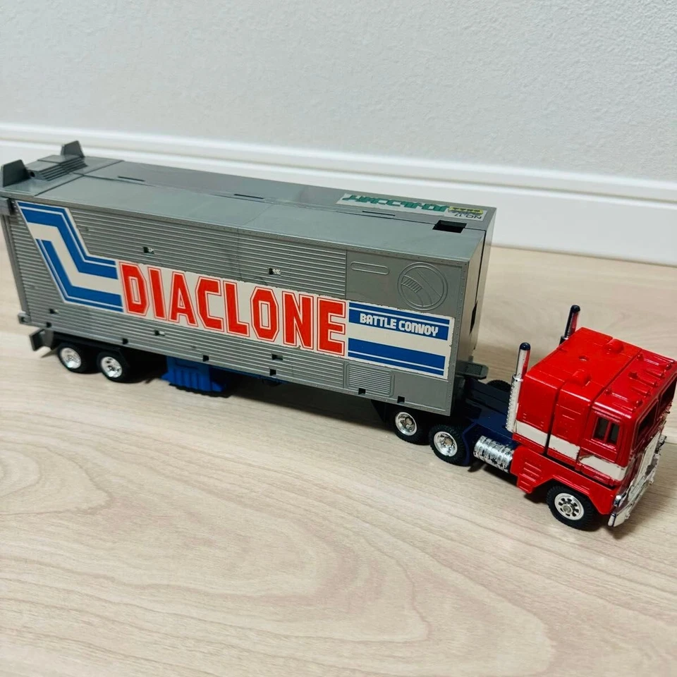 Car Robot Diaclone Mobile Base Battle Convoy Old Takara Limited Rare Collectable - Image 2 of 4