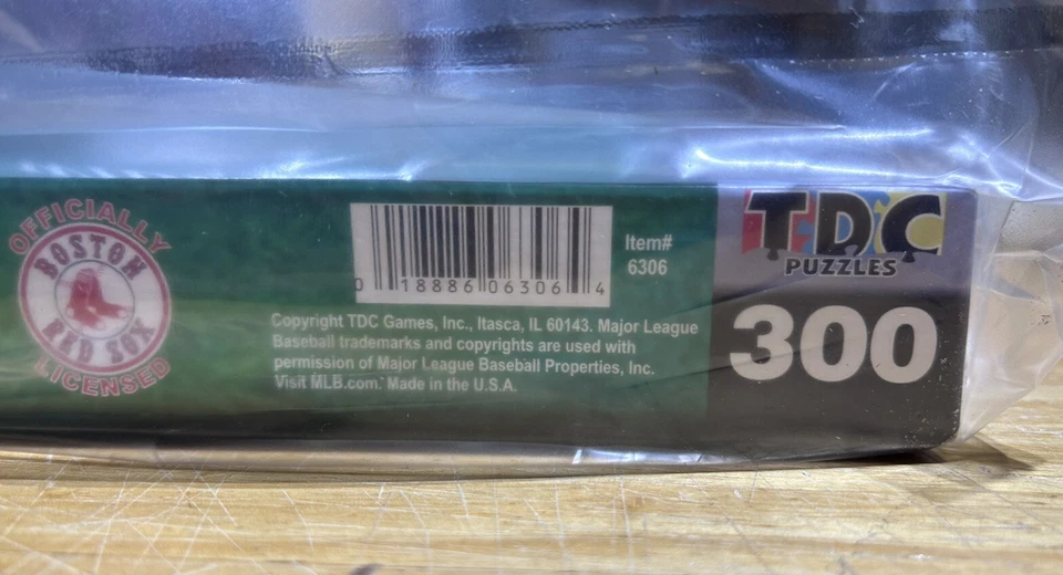 Boston Red Sox Baseball 300 Piece Pennant Shaped Puzzle Fenway Park MLB New 6306 - Image 3 of 4