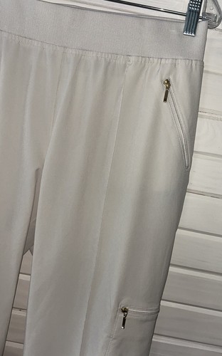 Chicos Talla 1 (8) Beige Pantalones Cortos Zenergy Bolsillos con Cremallera Elastizados Usados en Excelente Condición - Imagen 3 de 12