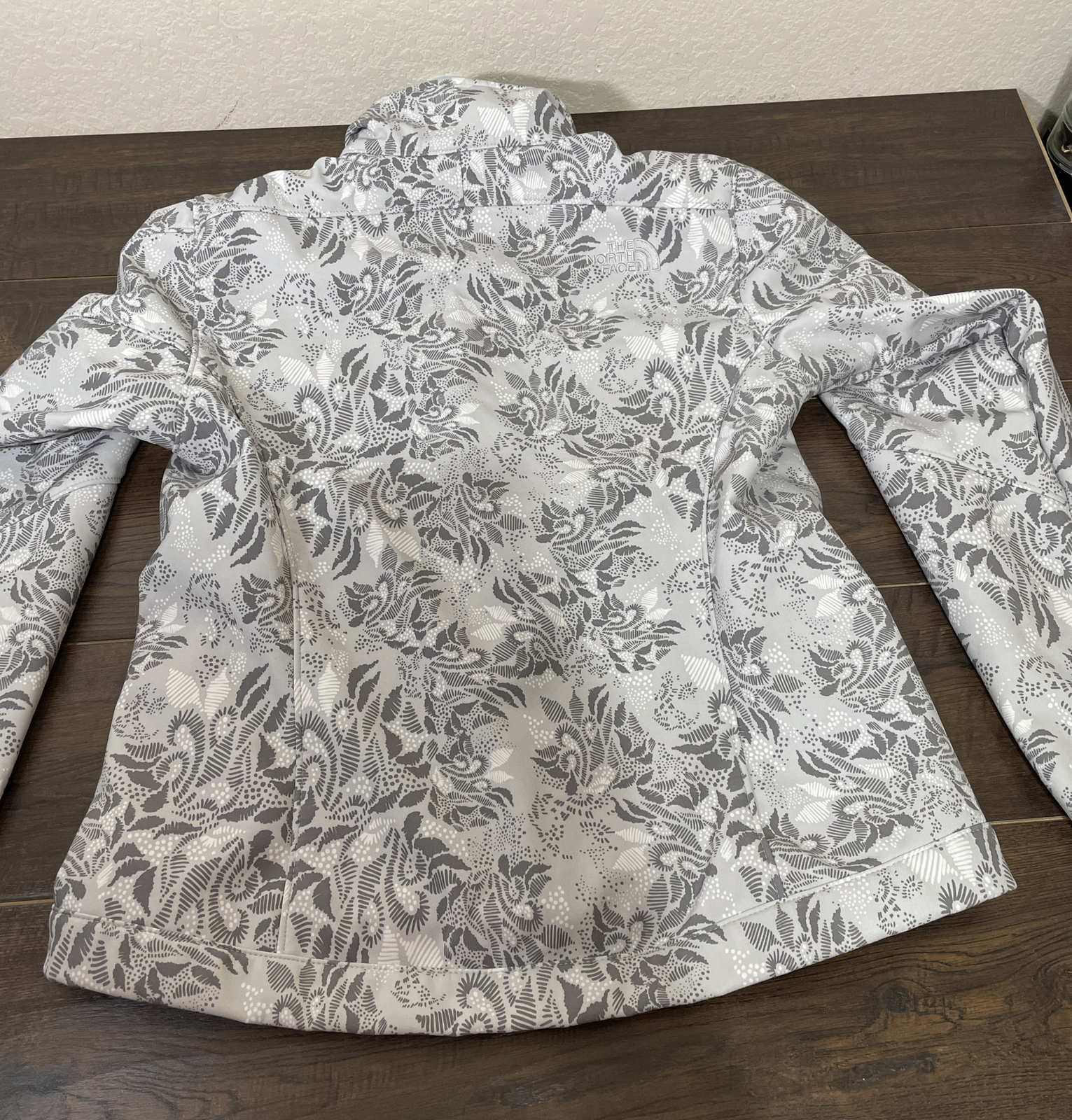 The North Face Floral Bionic Softshell Jacket, Wo… - image 6