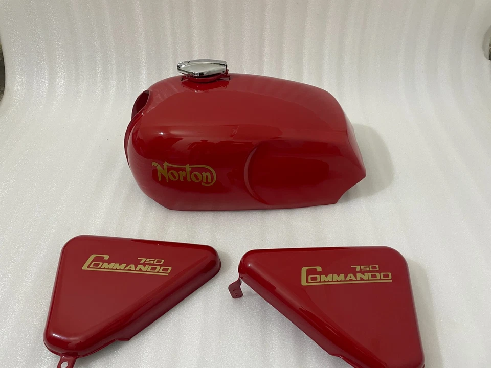 NORTON COMMANDO ROADSTER RED PAINTED PETROL TANK 750 +CAP + SIDE PANEL |Fit For - Image 2 of 4