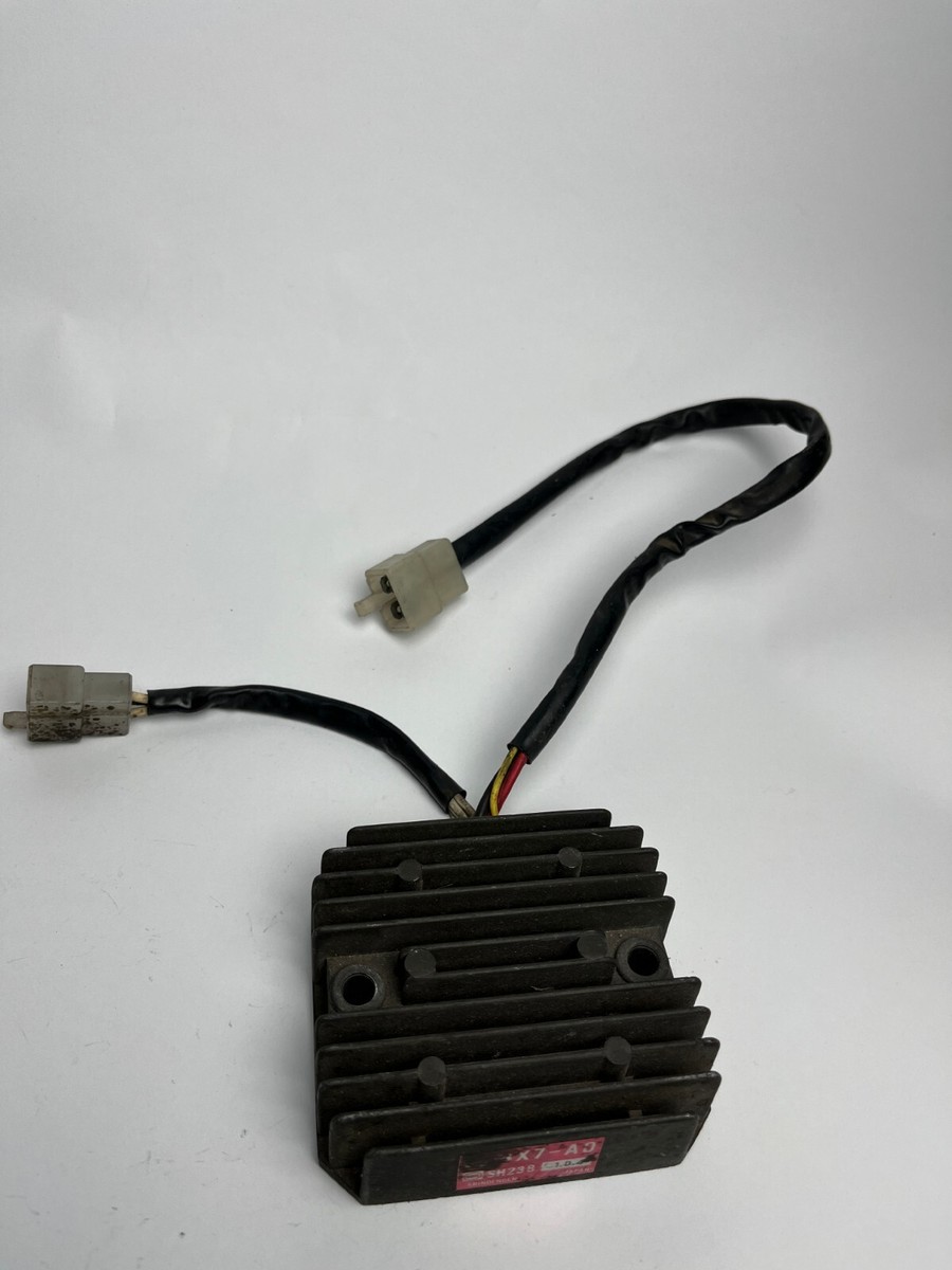 Yamaha XZ 550 XZ550 Voltage Regulator Regulator Rectifier 4X7-A0