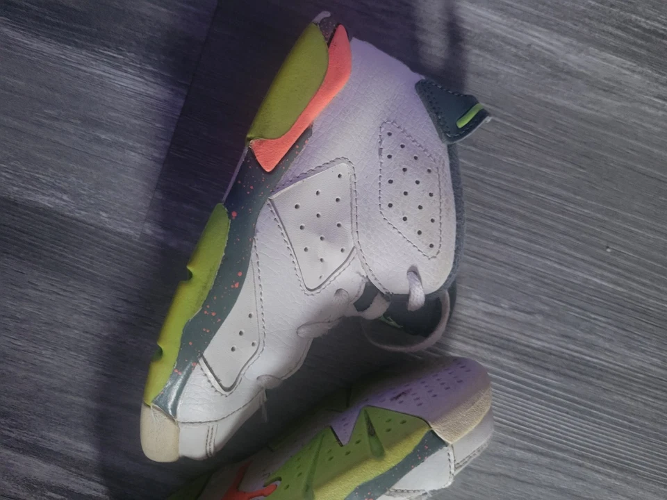 Jordan Shoes Toddler Retro 6 Hasta Kids 384666-114 White Ghost Green Mango Sz10c - Image 3 of 4