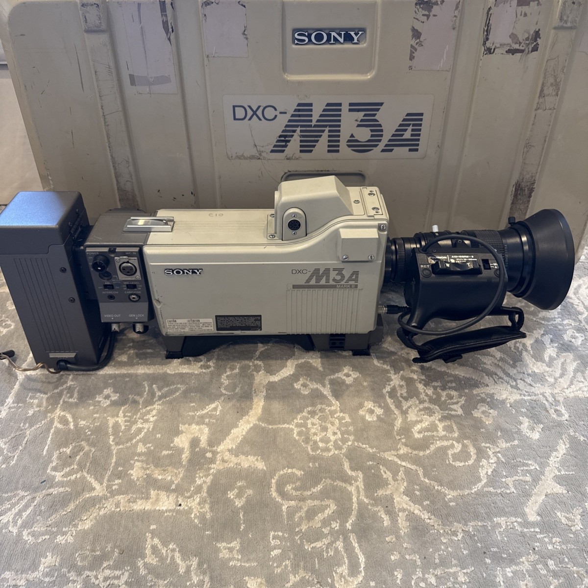 Sony DXC M3A Mark II Video camera With Fujinon Lens, CCU