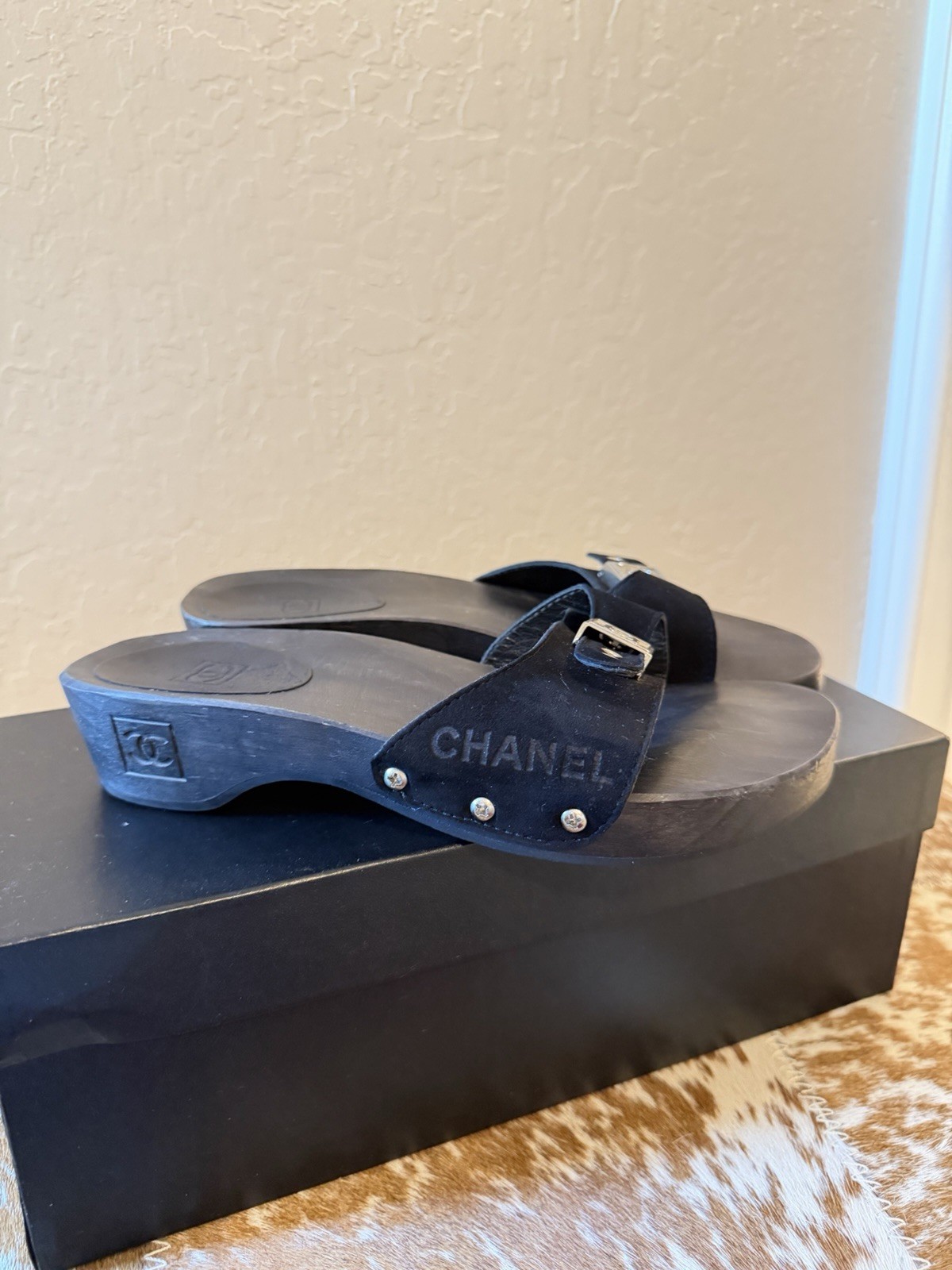 CHANEL Black Suede Clogs Interlocking CC, Size 8 - image 1