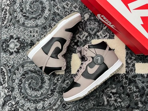 Nike Dunk High Moon Fossil Womens - DD1869-002 - Verfügbare Gr. 36 - 42 NEU OVP