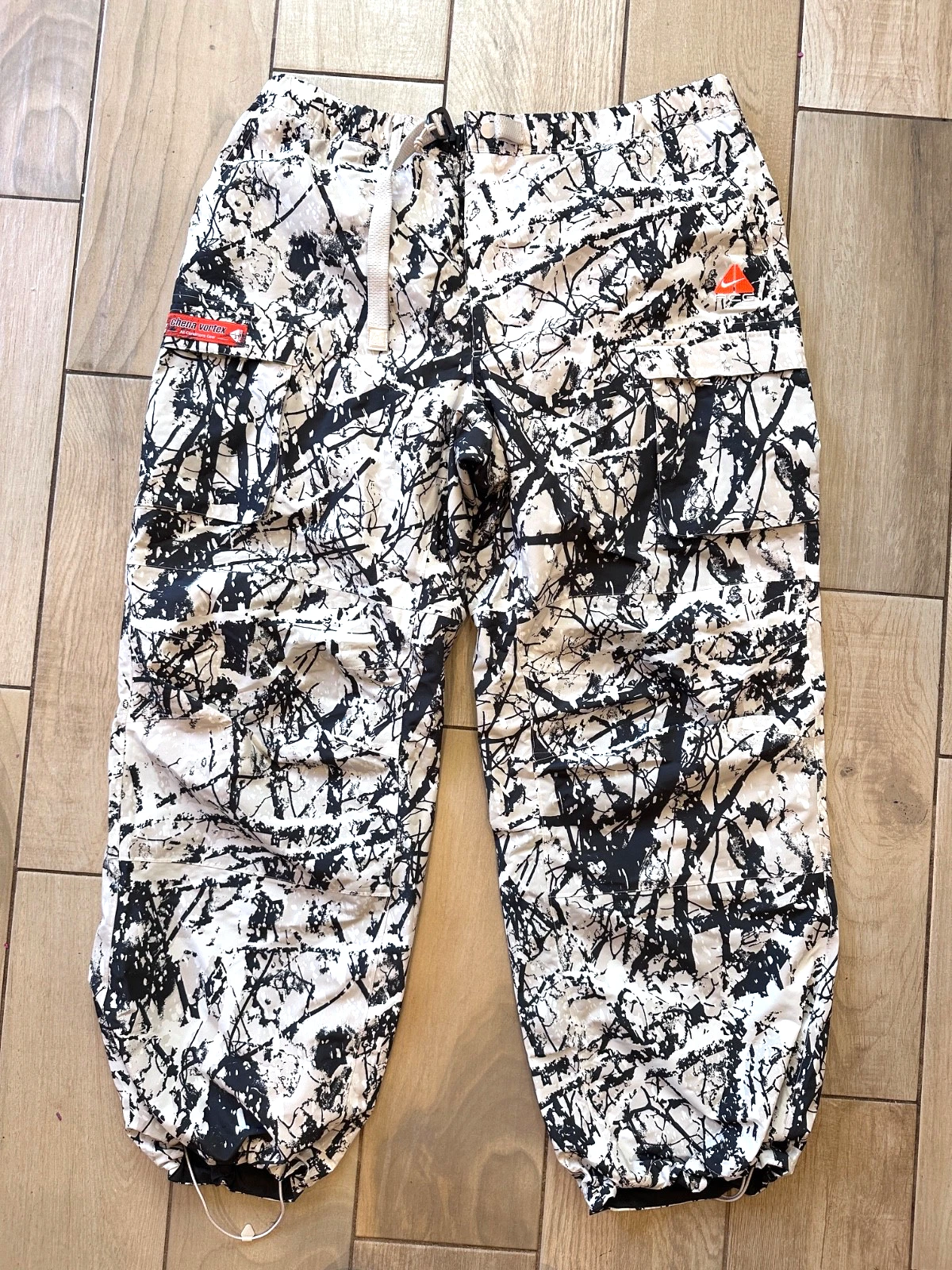 Nike ACG Chena Vortex Storm Fit Snow Pants Light Orewood Black FV8840-104 Large