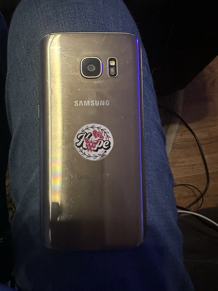 Samsung Galaxy S7 32 GB Gold Platinum (Unlocked) - Image 2 of 4