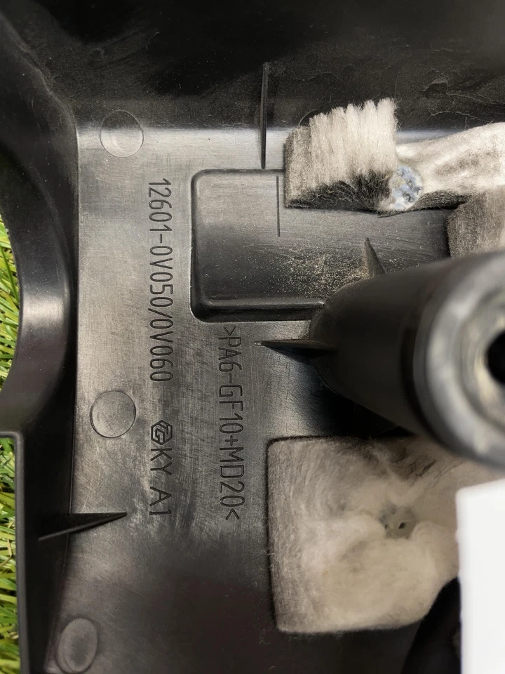 ✅ Cubierta del motor Toyota Camry 2015 OEM Foto 3 de 4