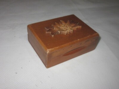 holz schmuckkasten schön geschnitzt top alt gebraucht Sammlerstück