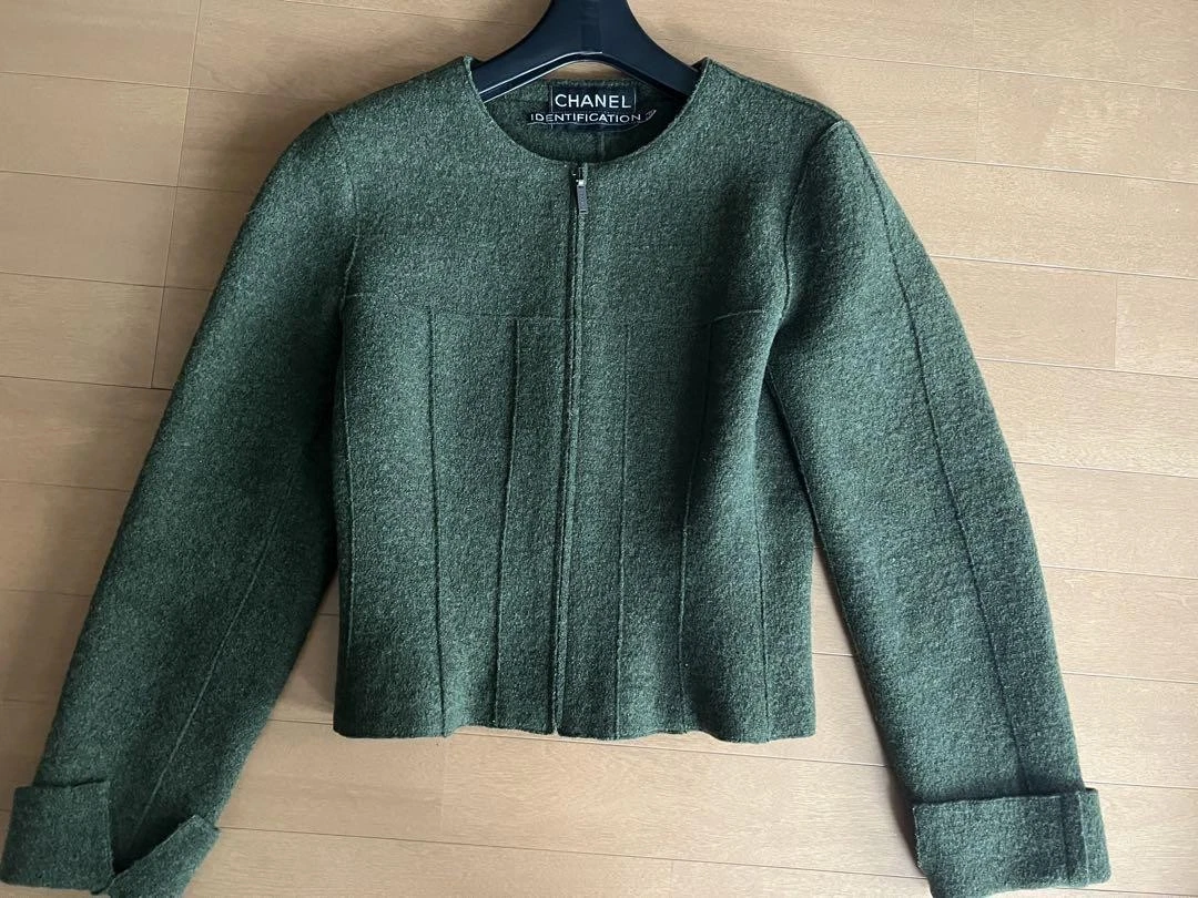 Giacca Chanel senza colletto