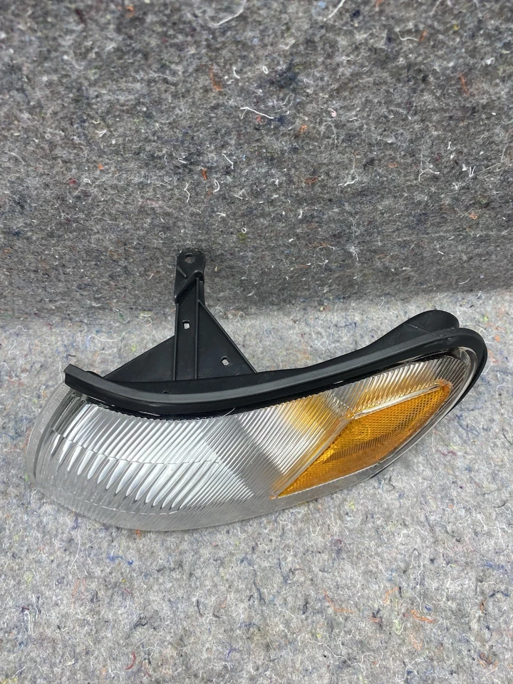 Luz de señalización lateral izquierda Toyota Corolla 1993-1997 Foto 2 de 4