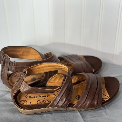 Sandalias planas Bare Traps Rennifer de cuero marrón gladiador cremallera trasera cómodas 7M - Imagen 5 de 7