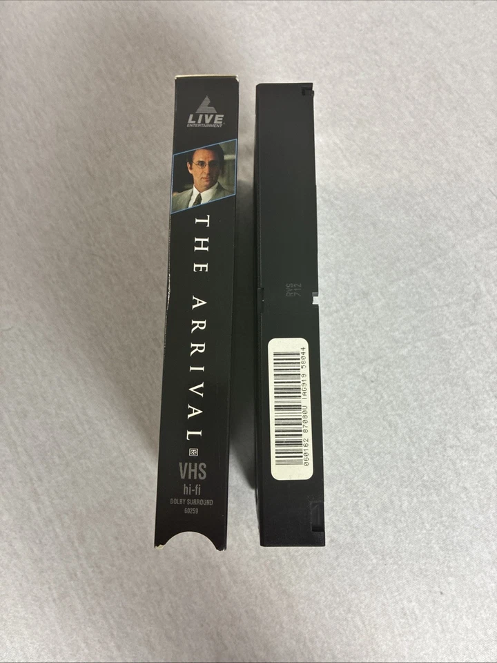 LIve Entertainment The Arrival  1996 Charlie She 1996 VHS **Buy 2 Get 1 Free** - Image 2 of 4