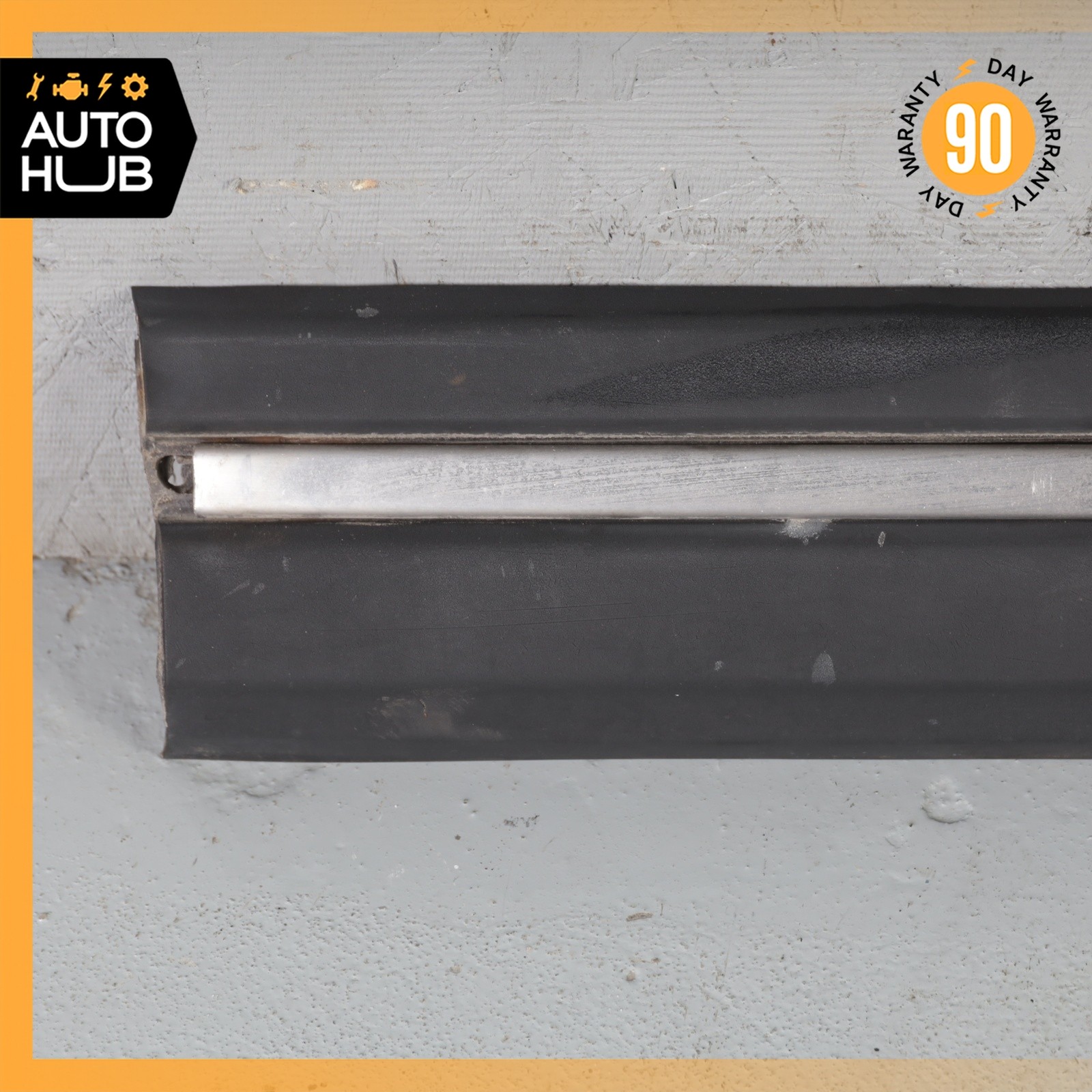 Bentley Brooklands Front Right Center cover