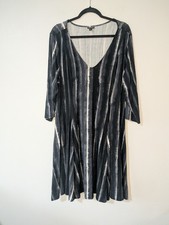 Torrid V-Neck Stretchy Elbow Sleeve Black Print Dress Size 2X
