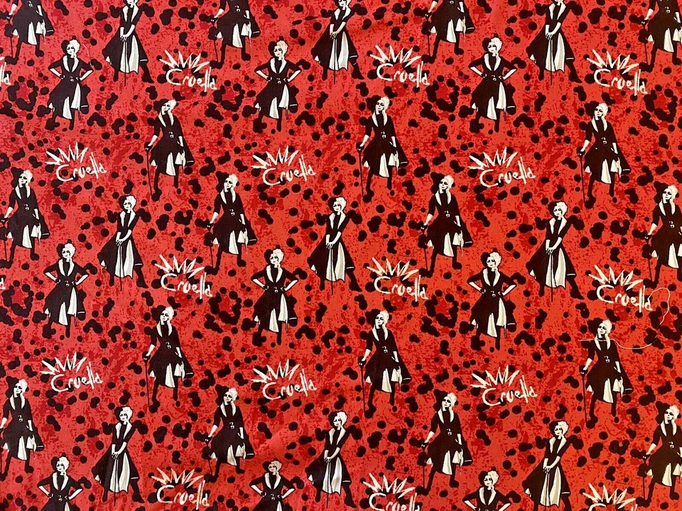 Disney Cruella Villano Estampado Manchado Rojo 100% Algodón. Tamaño 42”x 47” pulgadas Foto 2 de 3