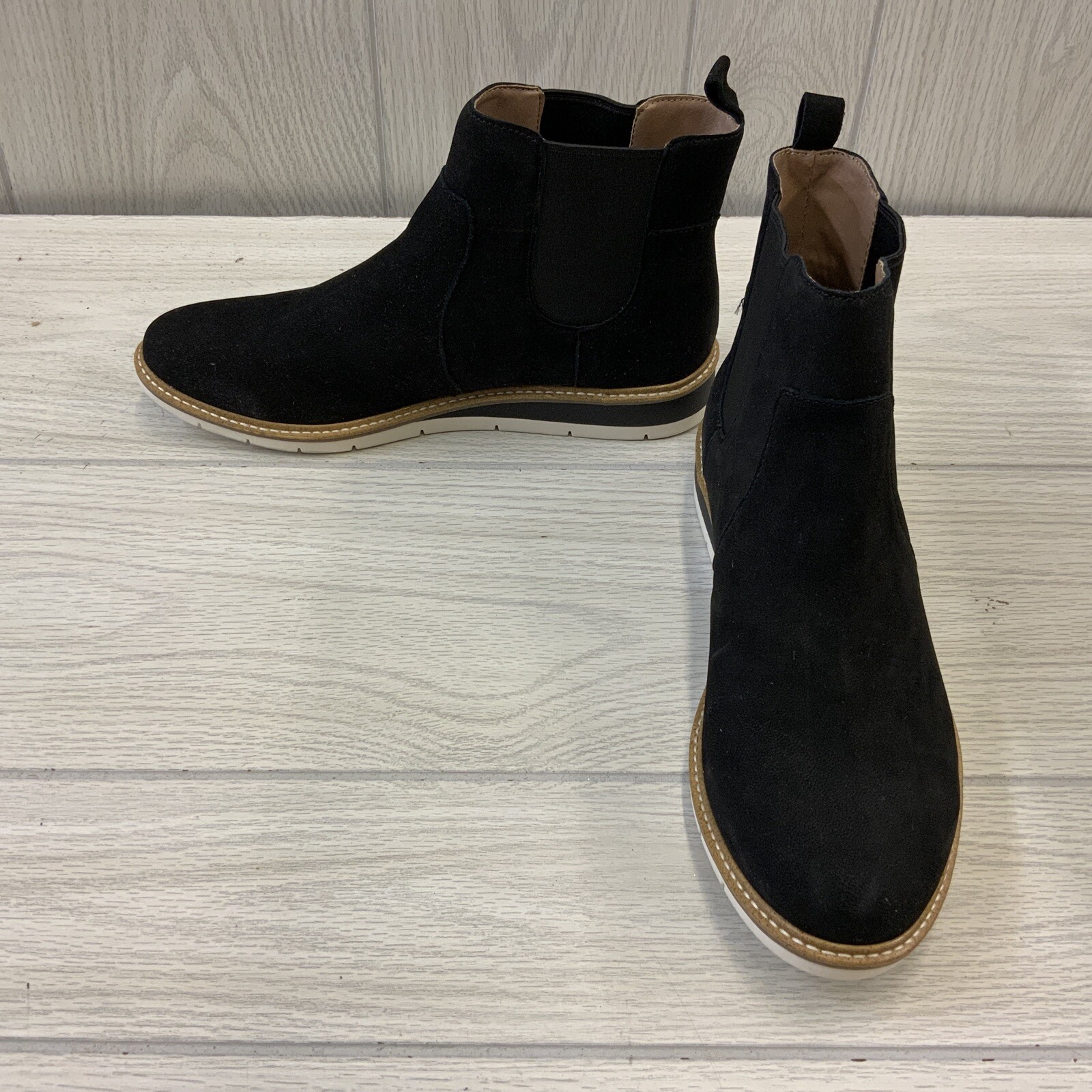 black chelsea boots me