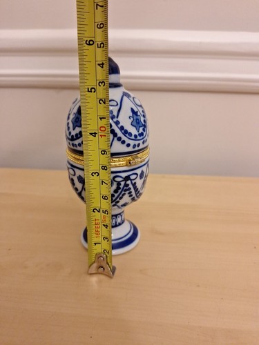 BOMBAY Cobalt Blue & Wht.Footed Ceramic Egg Shaped Hinged Trinket Container - Picture 7 of 8