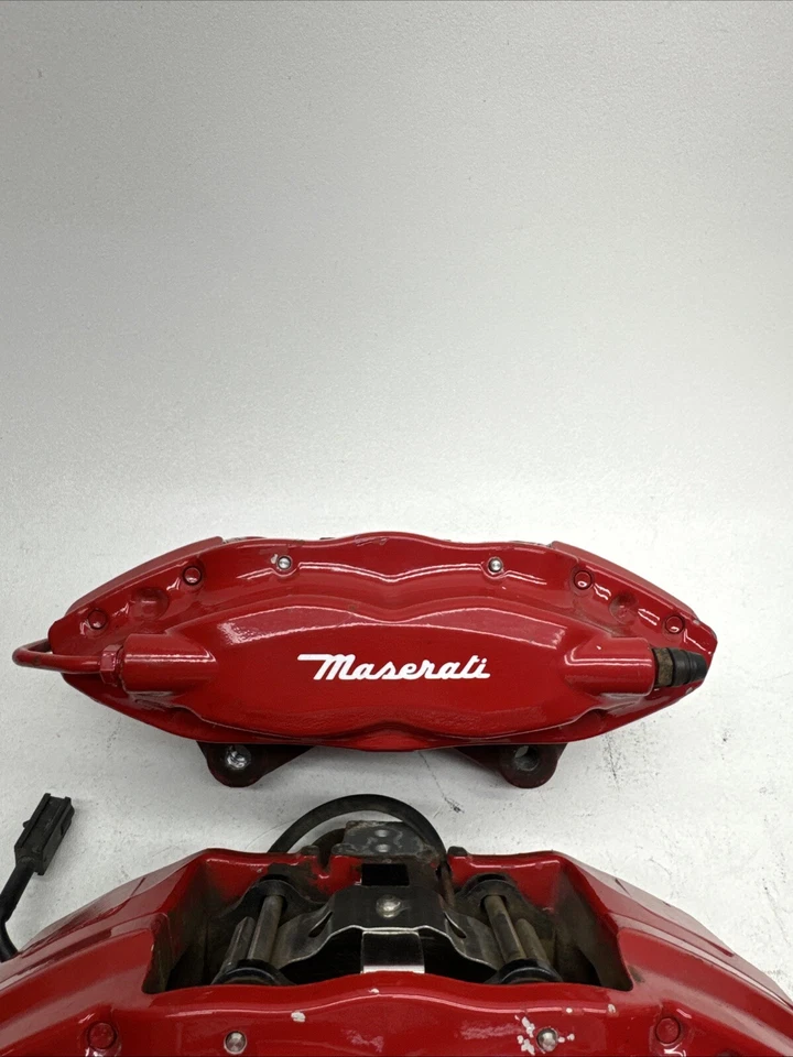 Juego de pinzas traseras izquierda y derecha Maserati Ghibli Brembo 2015-2019 usadas OEM Foto 3 de 4
