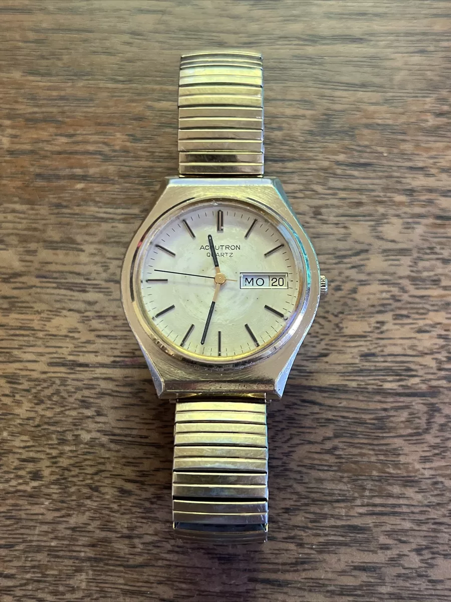 Beautiful Vintage Estate Bulova ACCUTRON dual day quartz watch Serviced Running