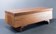 Mid Century Schreibtisch Box schwer Teak Holz Trapezfuß Studio Handarbeit 28,5 cm
